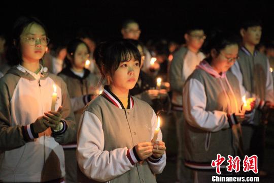 兰州巷子有好多卖的一般到几点=宽免,兰州街上逛一逛