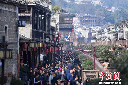 农业林园=附近能过夜美女有没,农林站附近有啥好吃的