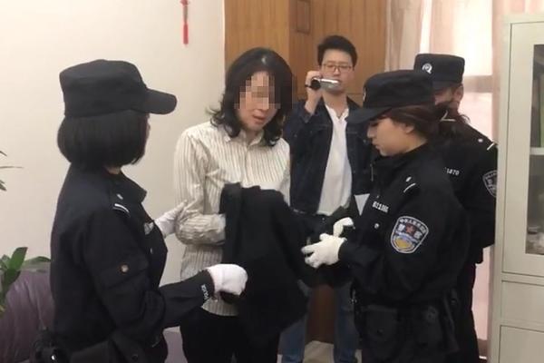 扬州城中村小巷子美女_分享山河,杨州城中村
