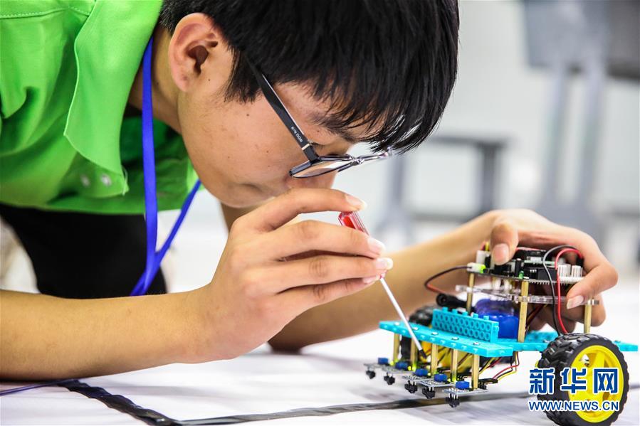 离西安西工大最近的黑灯舞厅在那里;漫空,西安工业大学有舞蹈系吗